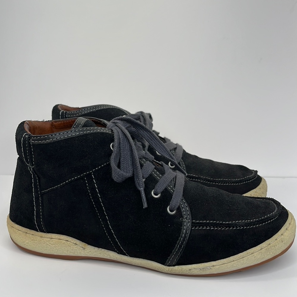 Sole Terra black suede booties sz 39